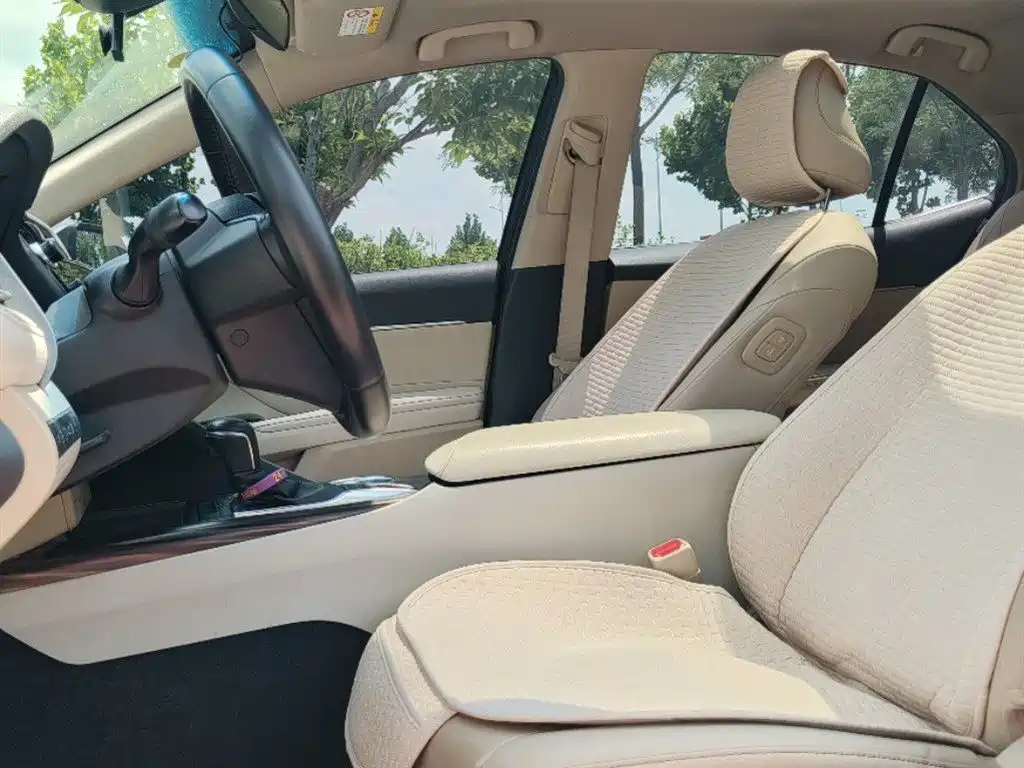 Camry 2.5 G Luxury