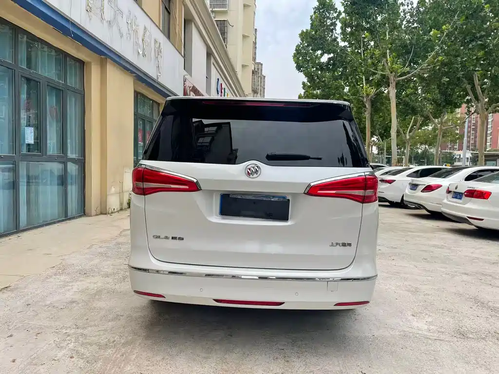 Buick GL8 ES 28 T Premium CN-V