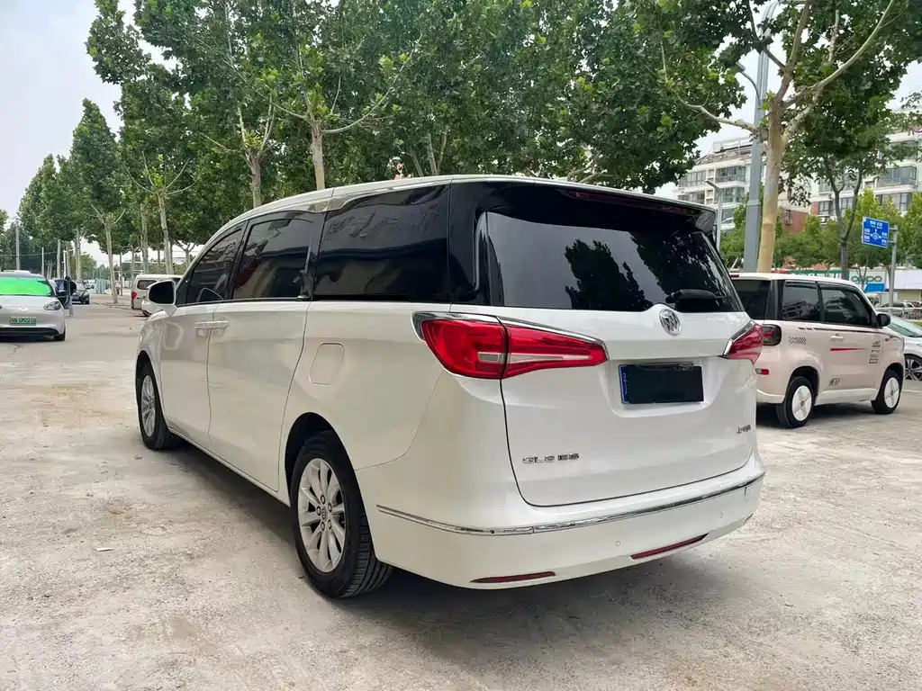 Buick GL8 ES 28 T Premium CN-V