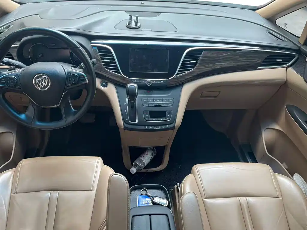 Buick GL8 ES 28 T Premium CN-V