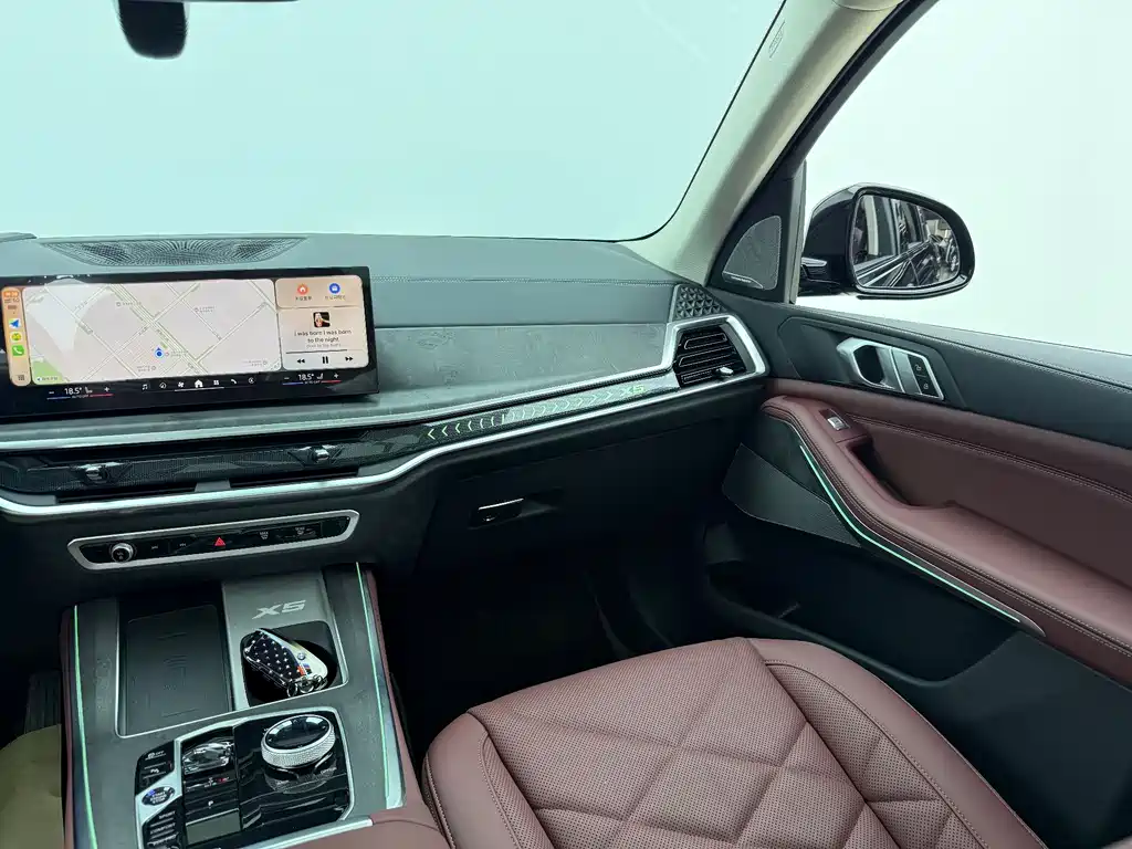 BMW X5 xDrive 30 Li Premium M Sport Night Package