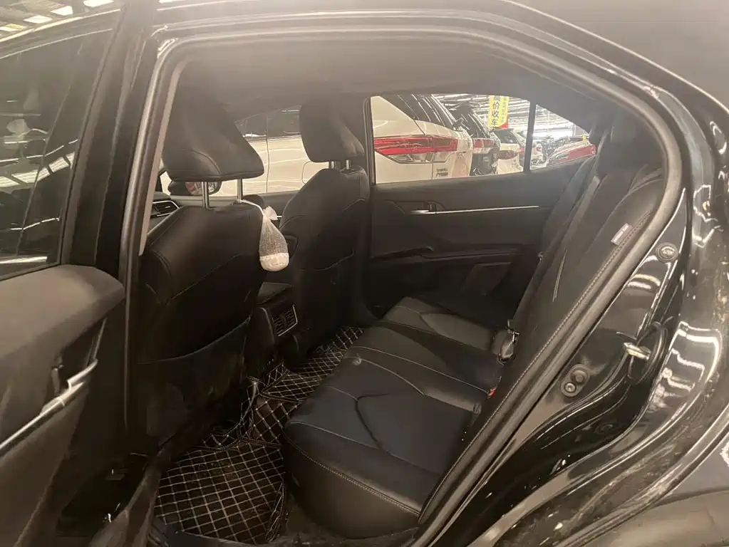 Camry 2.0 G Luxury