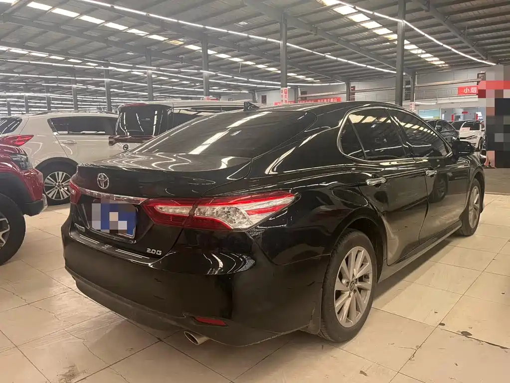 Camry 2.0 G Luxury