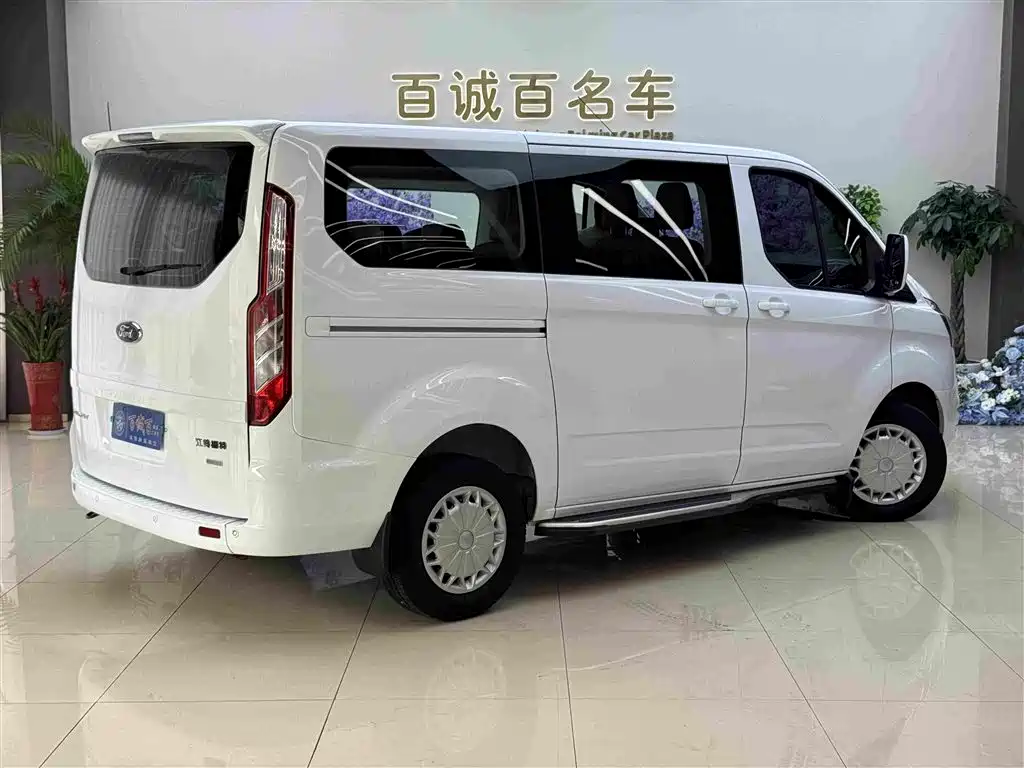 Transit 全顺 2019款 2.0 T汽油自动商旅型短轴低顶9座国VI