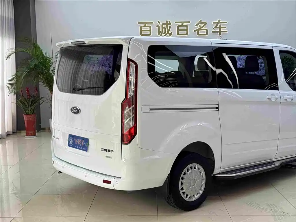 Transit 全顺 2019款 2.0 T汽油自动商旅型短轴低顶9座国VI