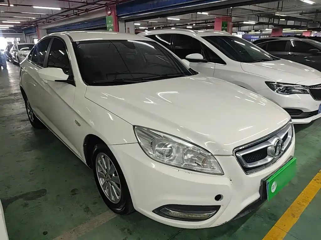 Senova D50 1.5 L CVT Standard