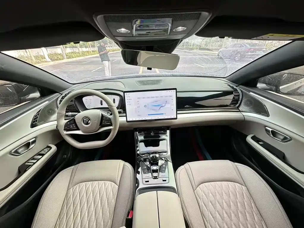 Han DM-i Smart Drive 125 KM Comfort
