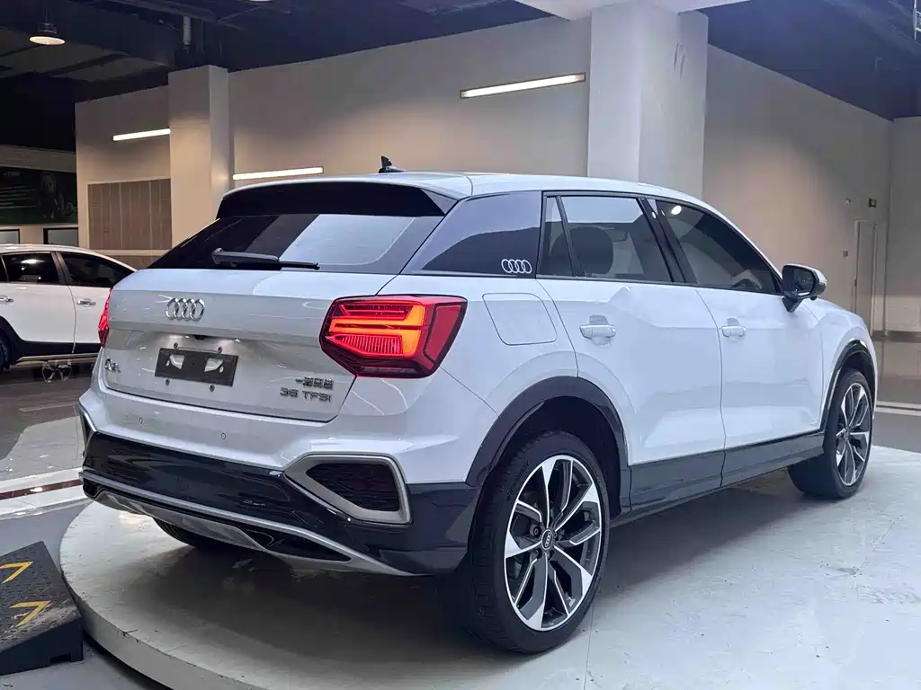 Audi Q2 L 35 TFSI Luxury Elegant