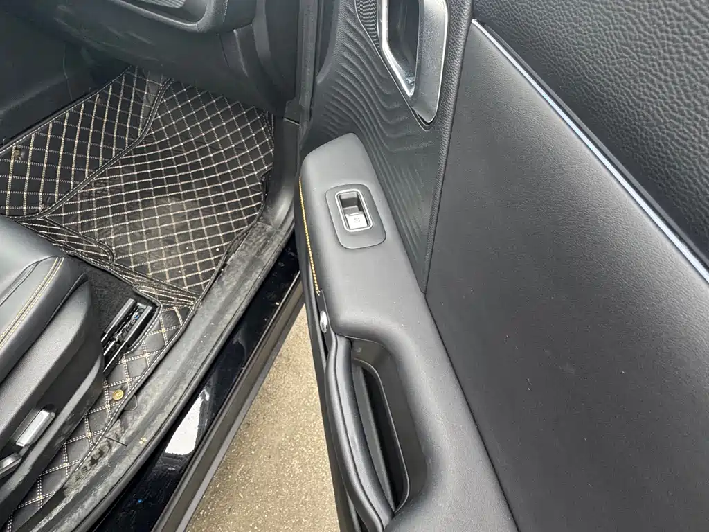 BAIC BJ30 1.5 T Magic Core Electric Drive Advanced
