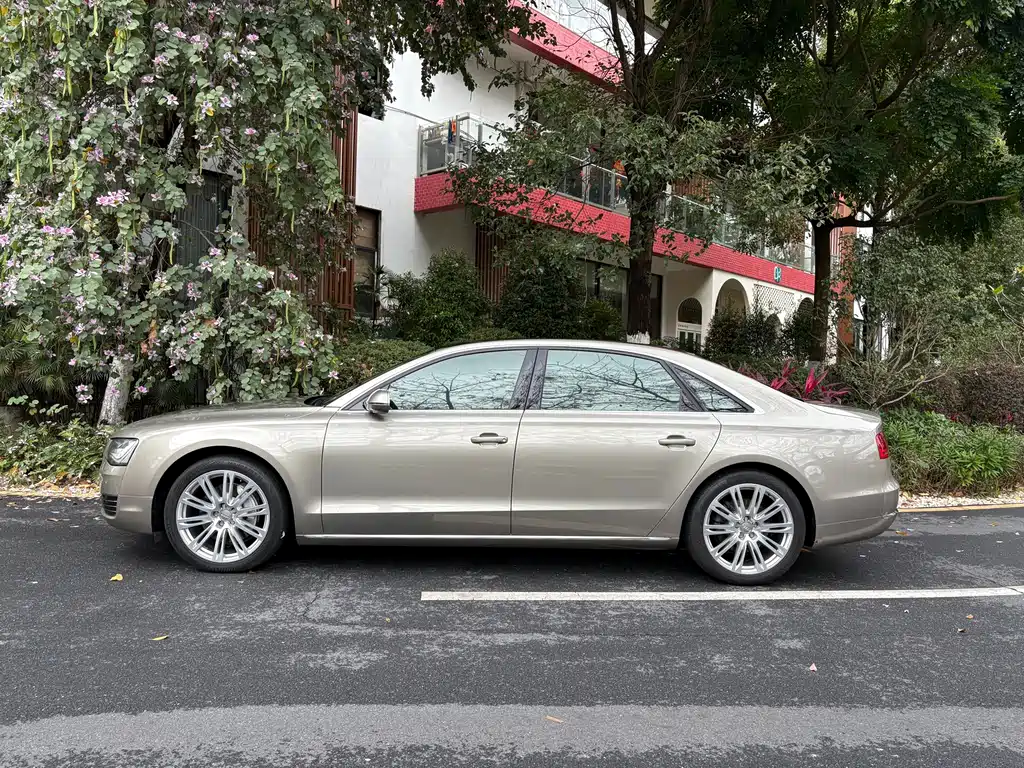 Audi A8 A8 L 50 TFSI quattro Luxury