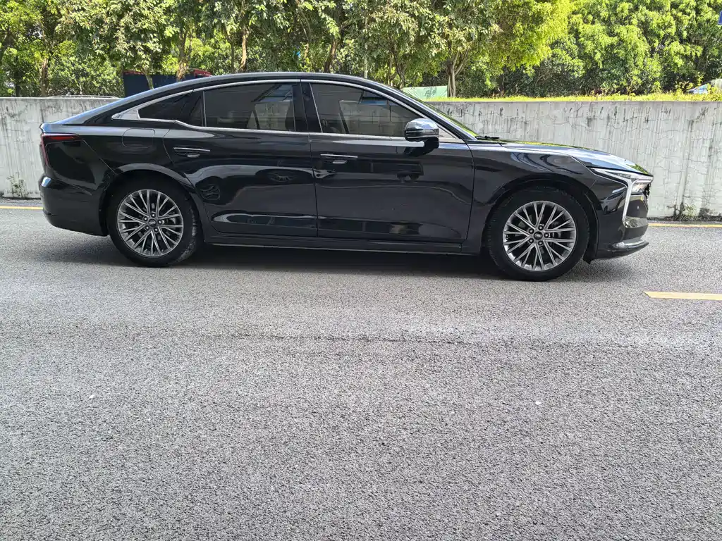 Besturn B70 3 rd Gen 1.5 T Auto Smooth Enjoyment