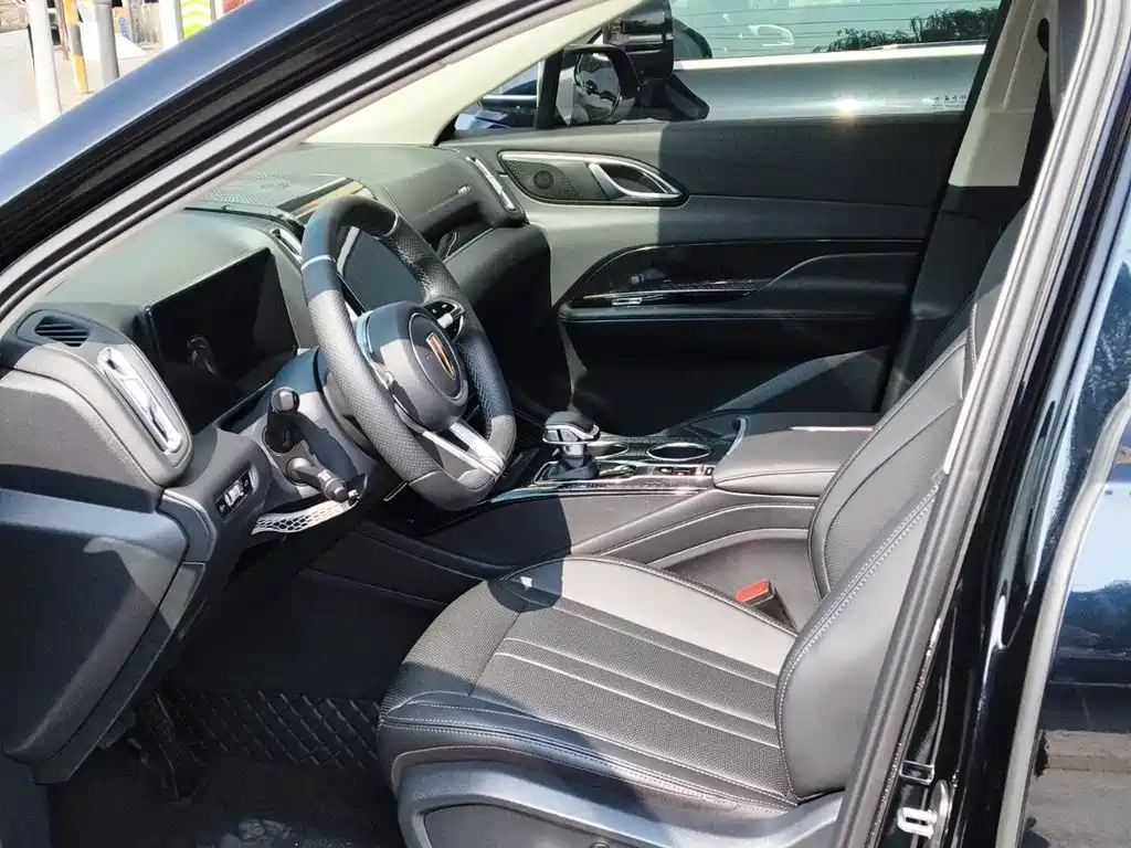 Hongqi HS3 1.5 T Aspire