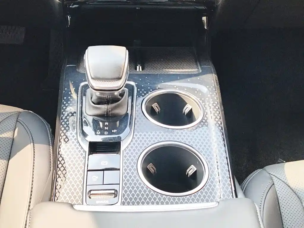 Hongqi HS3 1.5 T Aspire