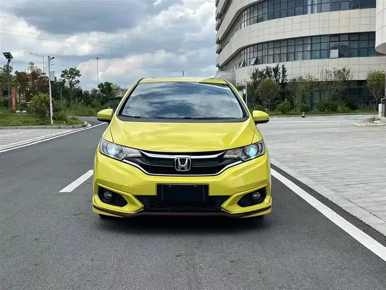 Honda Fit 1.5 L EXLI CVT Leading