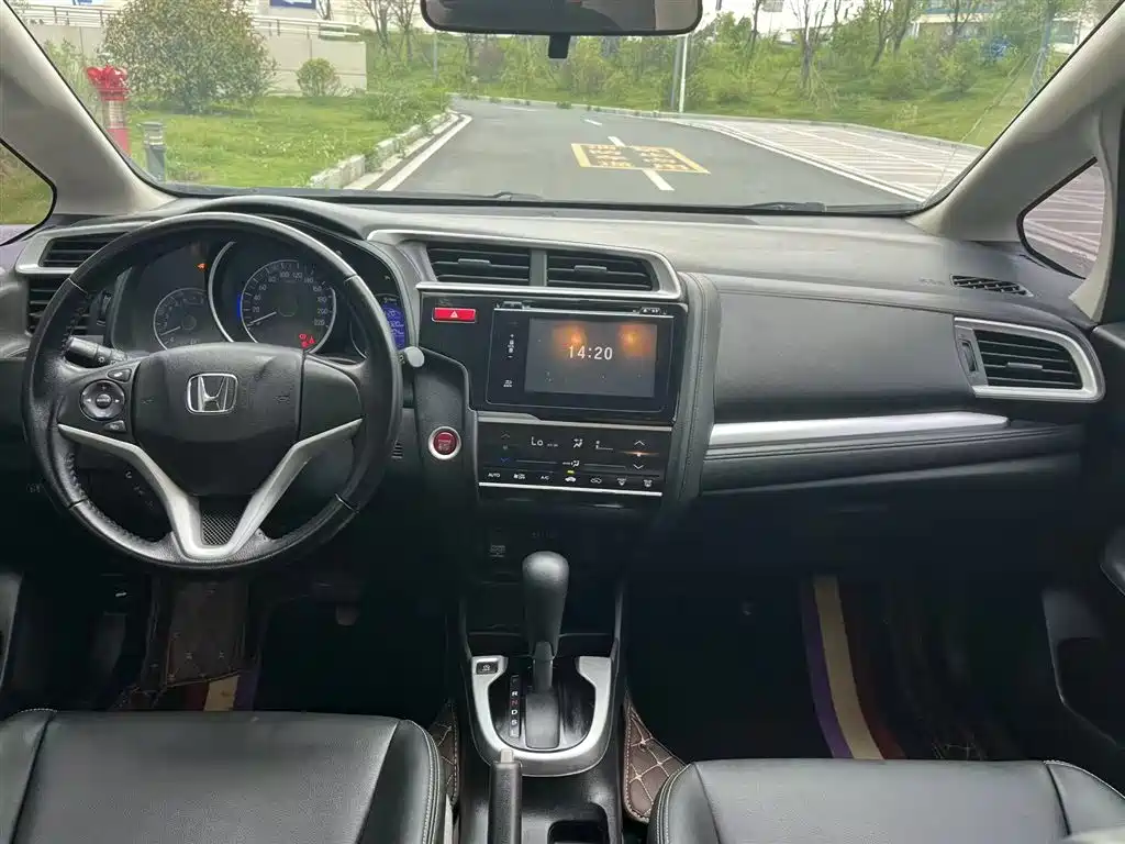 Fit 1.5 L EXLI CVT Leading