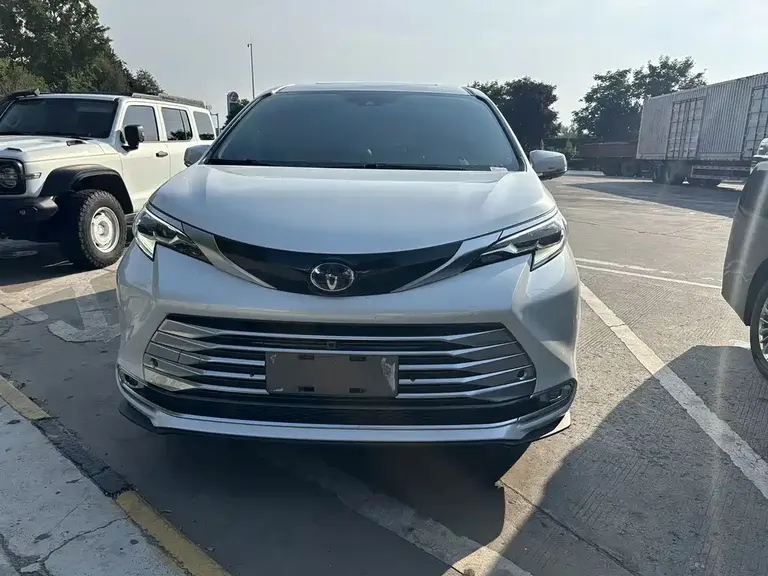 Toyota Sienna 2.5 L Hybrid Platinum