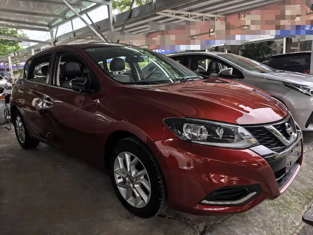 Tiida 1.6 L CVT Smart Travel