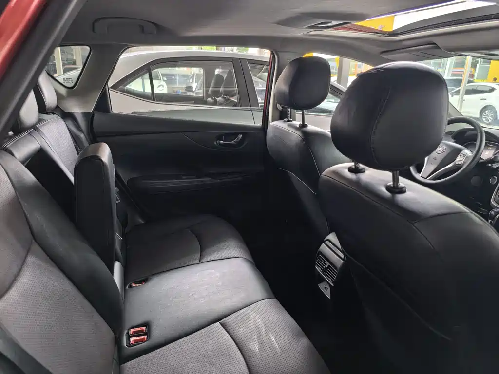 Tiida 1.6 L CVT Smart Travel
