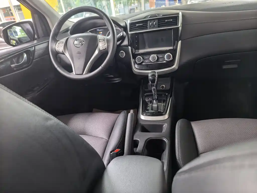 Tiida 1.6 L CVT Smart Travel