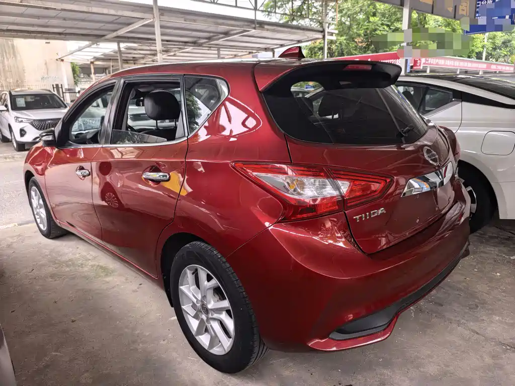 Tiida 1.6 L CVT Smart Travel