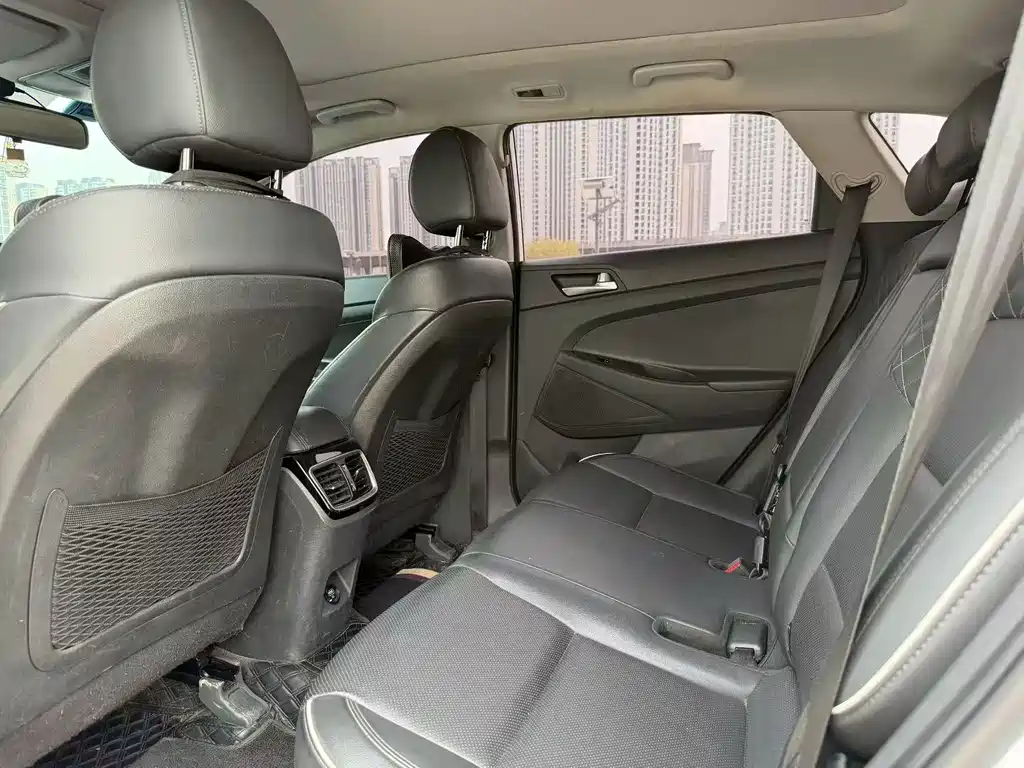 Tucson 280 TGDi 2 WD GLS Fashion CN-VI