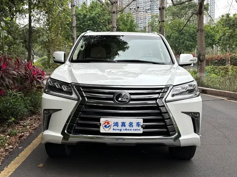Lexus LX 570 Distinguished Luxury