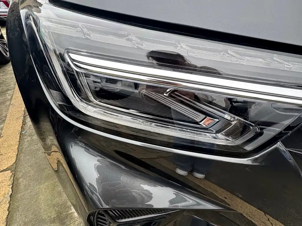 Roewe RX5 PLUS 330 TGI Auto Leading Trend Smart Value