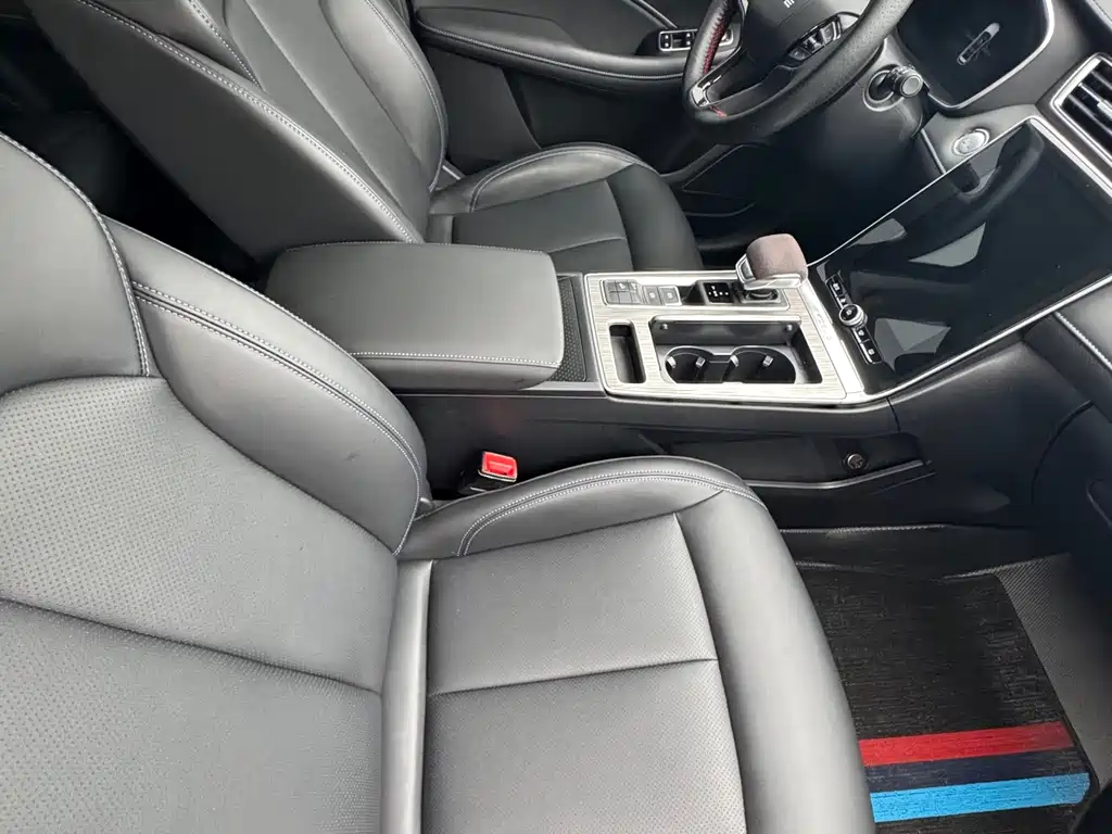 Roewe RX5 PLUS 330 TGI Auto Leading Trend Smart Value