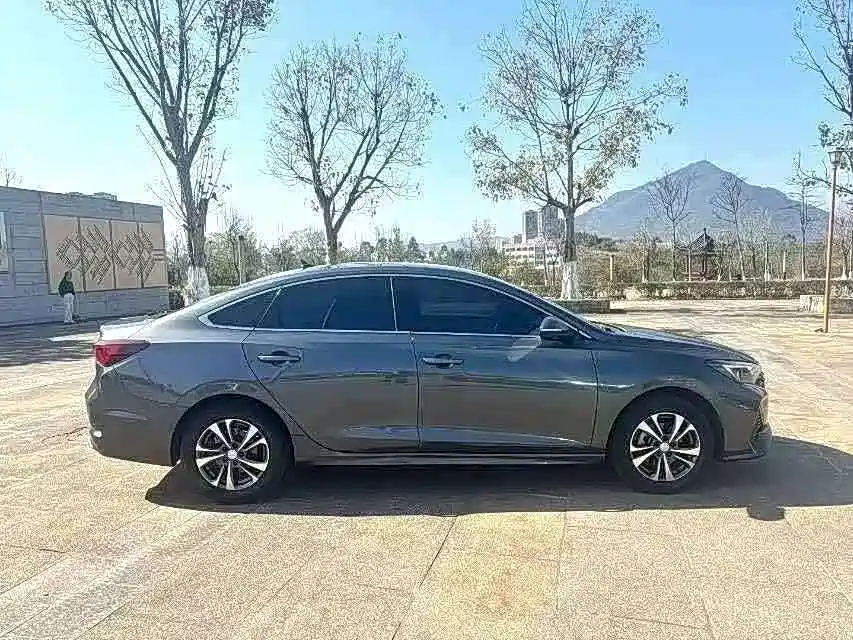 Eado Smooth Enjoyment PLUS Blue Whale NE 1.4 T GDI DCT Distinguished