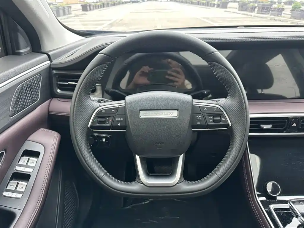Jetour X90 PLUS 1.6 TD DCT Elite 7-seat
