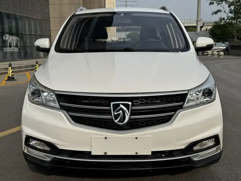 Baojun 730 1.5 T Manual Fashion 7-seat CN-VI