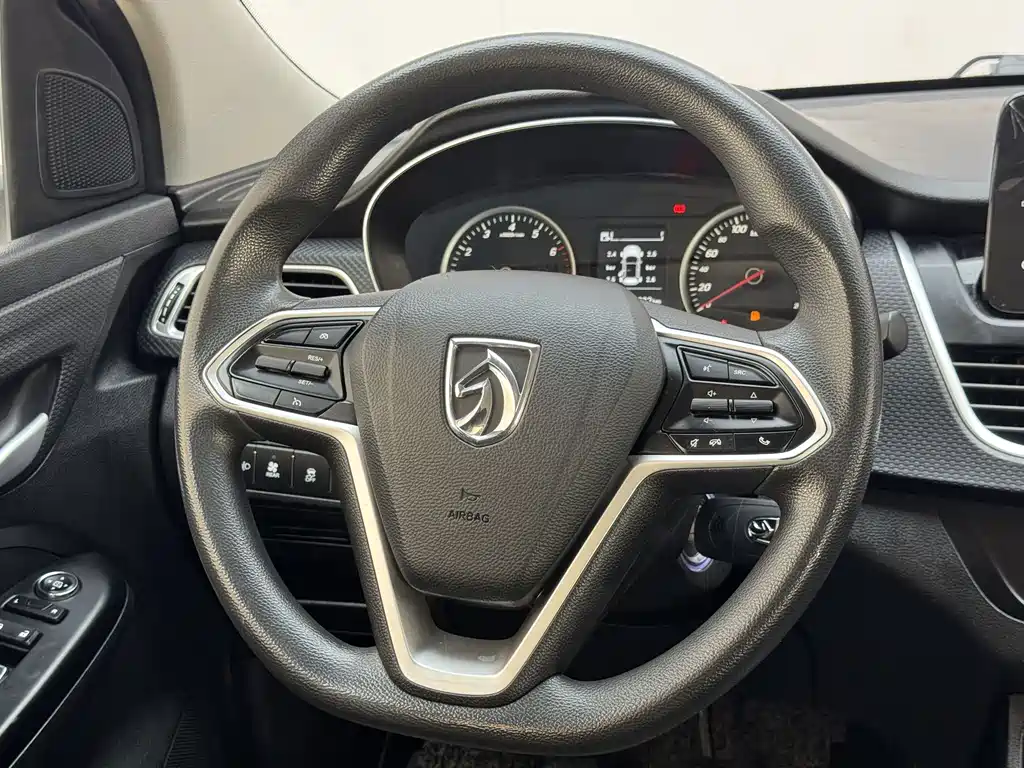 Baojun 730 1.5 T Manual Fashion 7-seat CN-VI