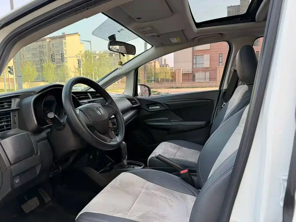 Fit 1.5 L CVT Comfort Sunroof