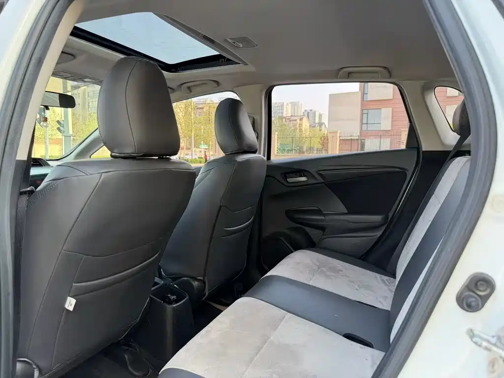 Fit 1.5 L CVT Comfort Sunroof