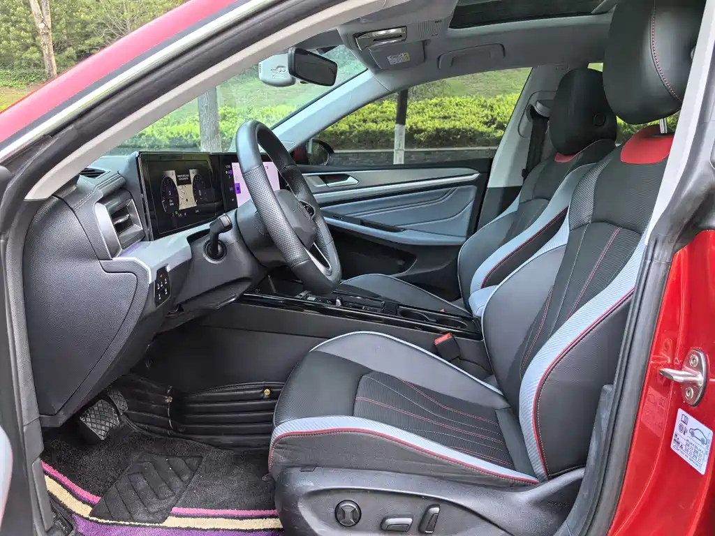 Lamando Lamando L 280 TSI DSG Spicy Cool