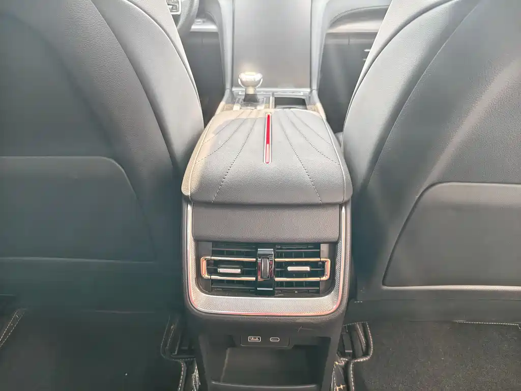 Hongqi H5 2.0 T Auto Connected Flagship Enjoyment