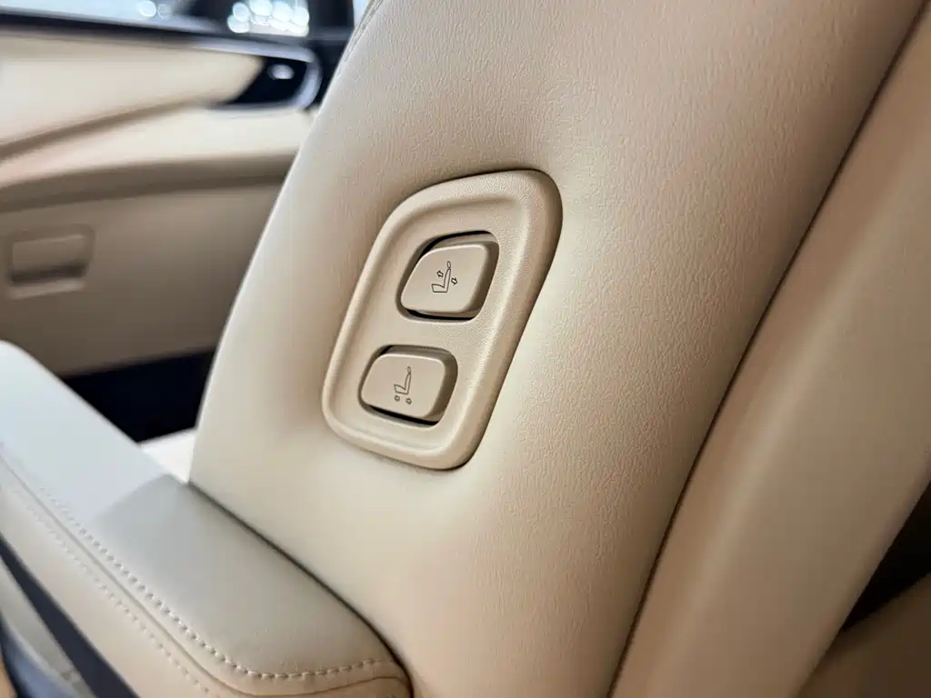 Buick GL8 ES LaCrosse 653 T Flagship