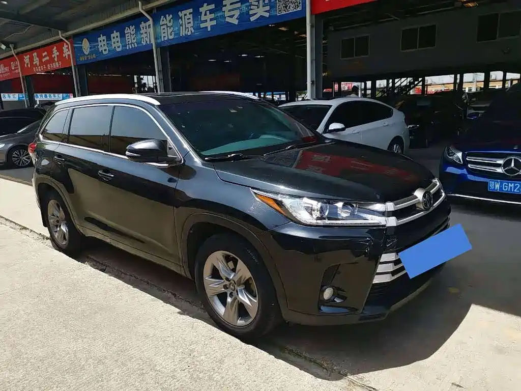 Highlander 2.0 T 4 WD Luxury 7-seat CN-VI