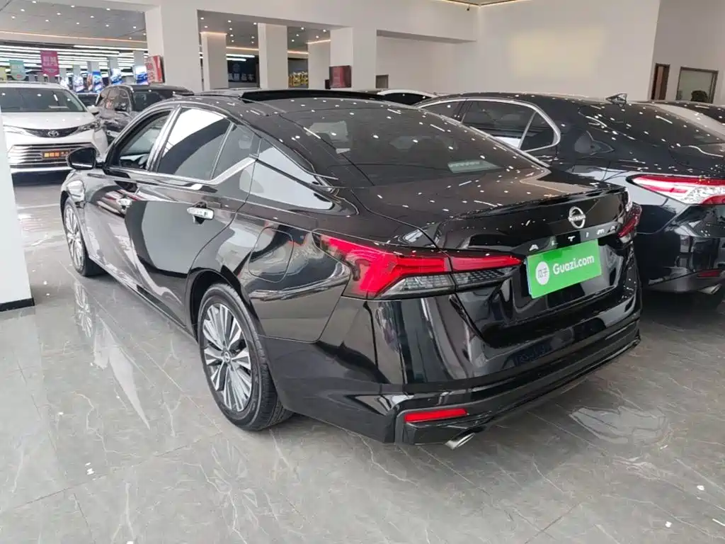 Teana 2.0 L XL-TLS Joy