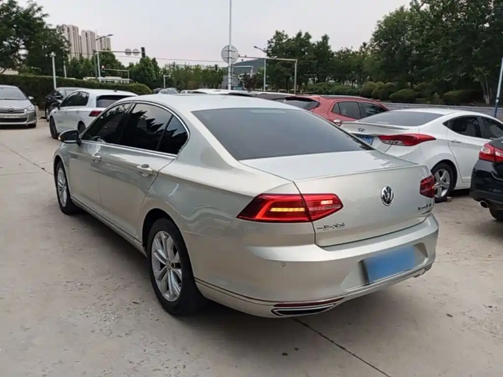 Magotan 330 TSI DSG Luxury