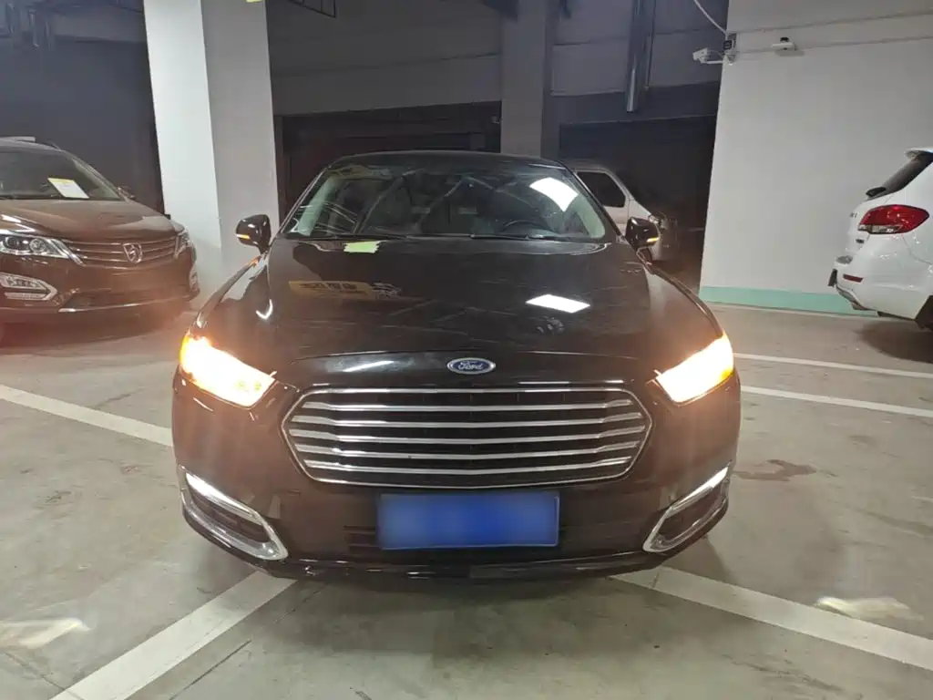 Taurus EcoBoost 245 Fashion