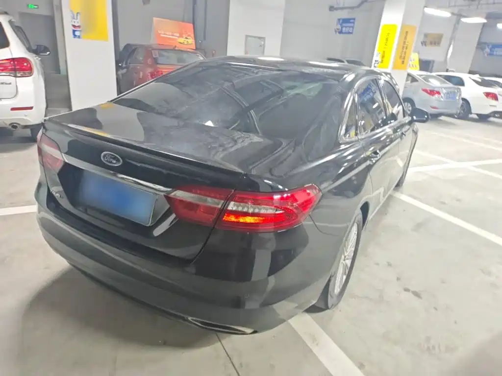 Taurus EcoBoost 245 Fashion