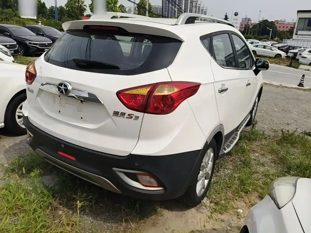 Refine S3 1.5 L Manual Luxury Smart