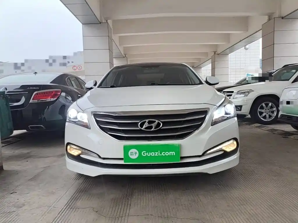Mistra 1.8 L Auto Distinguished DLX