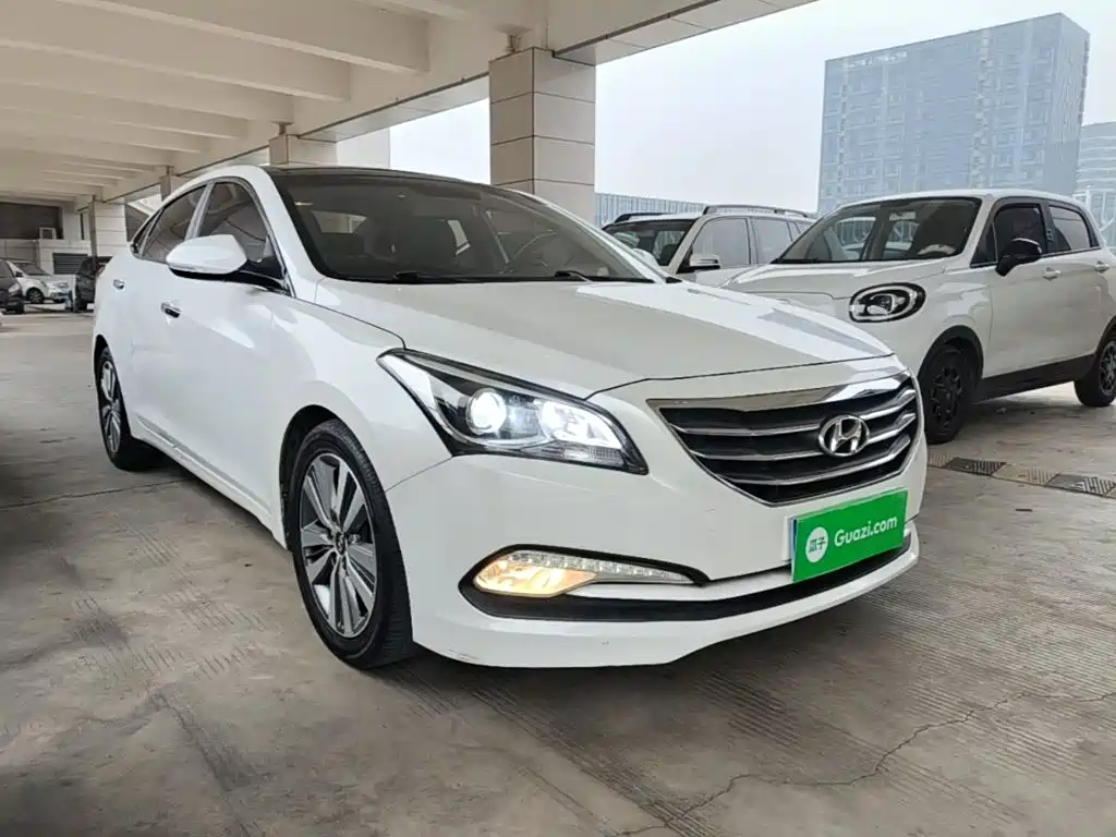 Mistra 1.8 L Auto Distinguished DLX