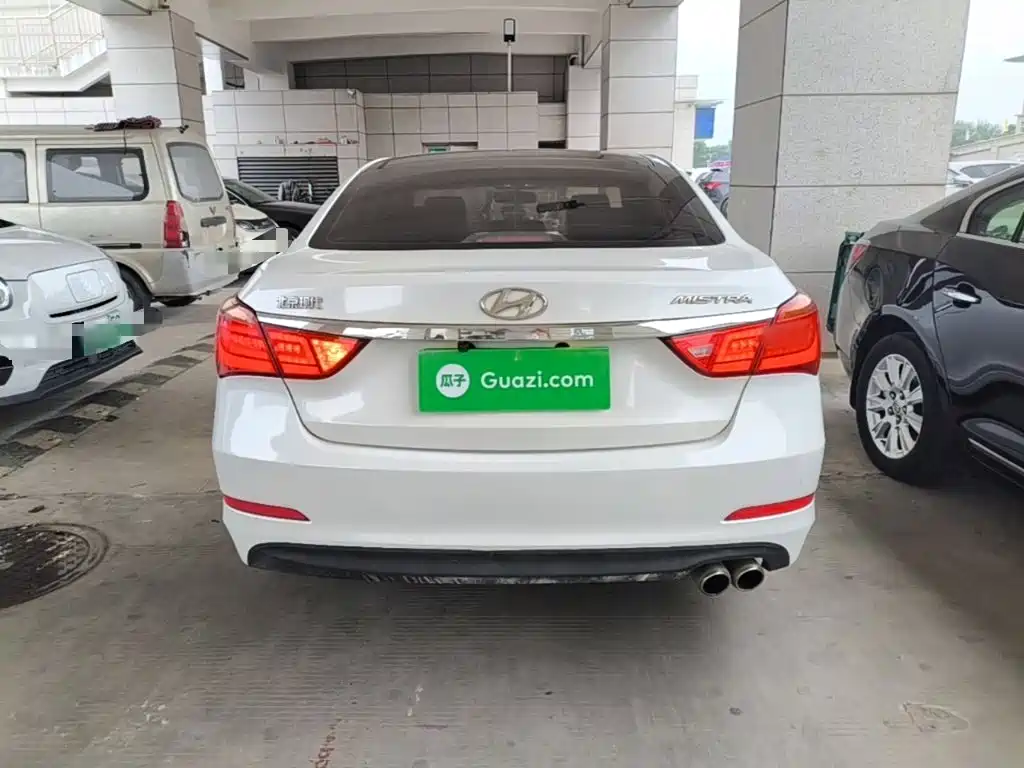 Mistra 1.8 L Auto Distinguished DLX
