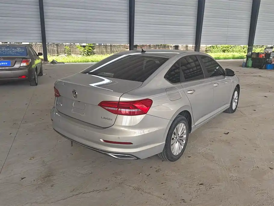 Lavida 1.5 L Auto Comfort CN-V