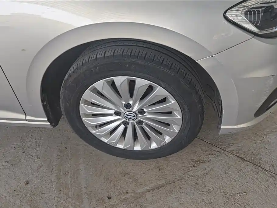 Lavida 1.5 L Auto Comfort CN-V