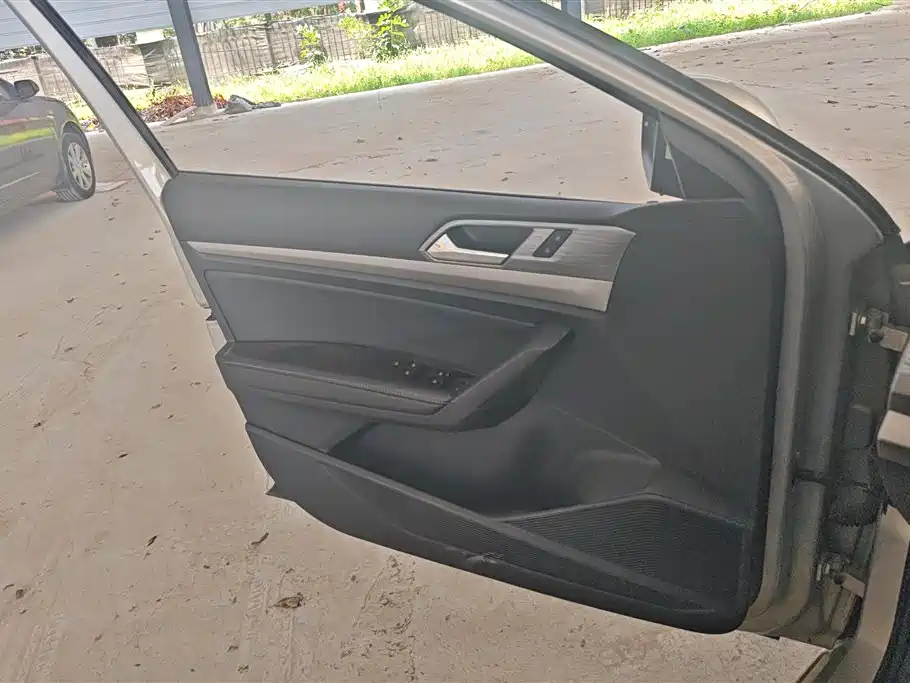 Lavida 1.5 L Auto Comfort CN-V