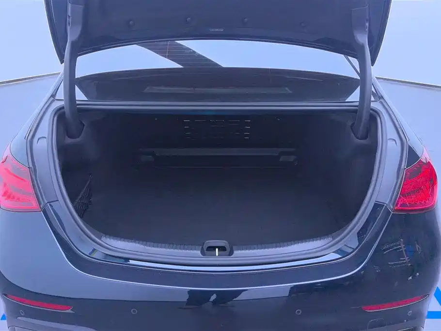 Mercedes-Benz C-Class Facelift III C 260 L Bright Night Sport